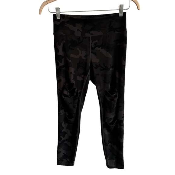 ZYIA Active Forest Camo Slashed Luxe Hi-Rise Leggings, Size 6-8 - Picture 5 of 11